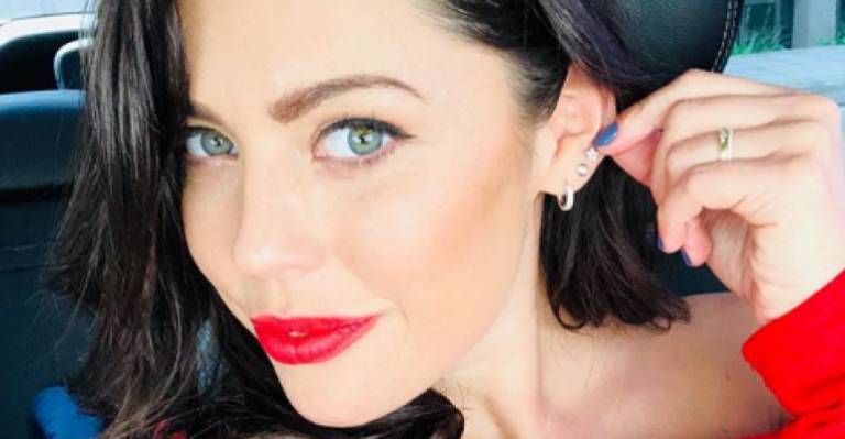 Daniela Aránguiz se unió a challenge compartiendo imagen con 17 años