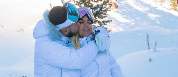 Anuel AA se tatuó el rostro de su novia Karol G en la espalda