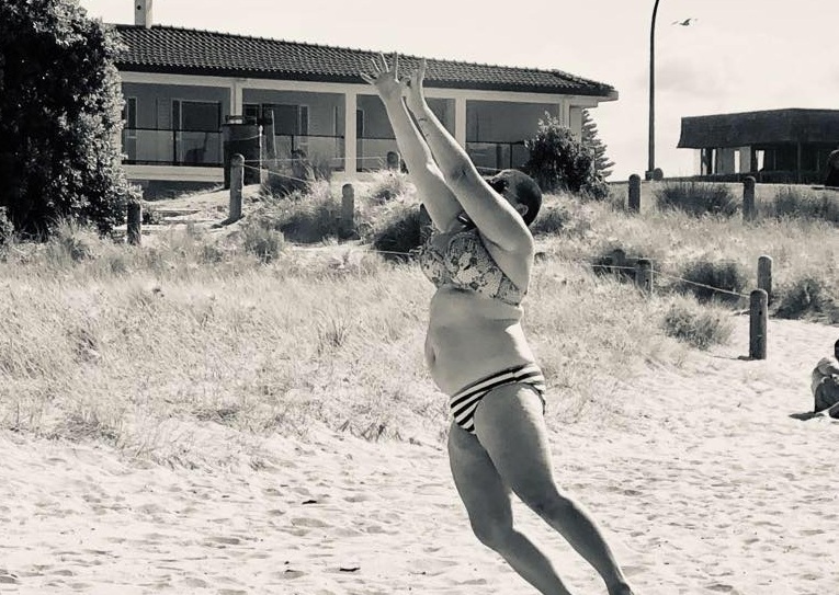 La celebrada respuesta de una mujer que sufrió bullying por usar bikini en la playa