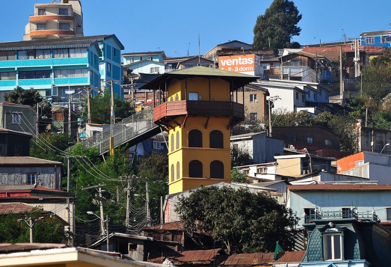 Lo golpearon, apuñalaron y le robaron: Hombre denunció violenta agresión por parte de su ex pareja y dos amigas