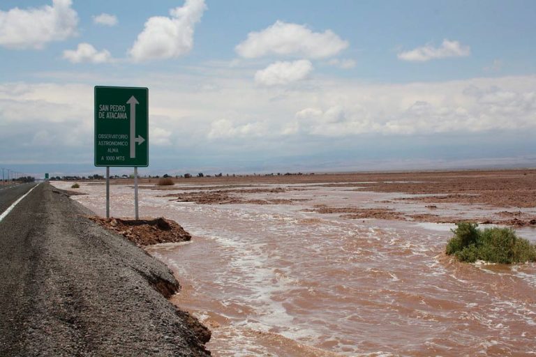 Hasta $10 mil por una empanada: Denuncian insólitos sobreprecios en San Pedro de Atacama