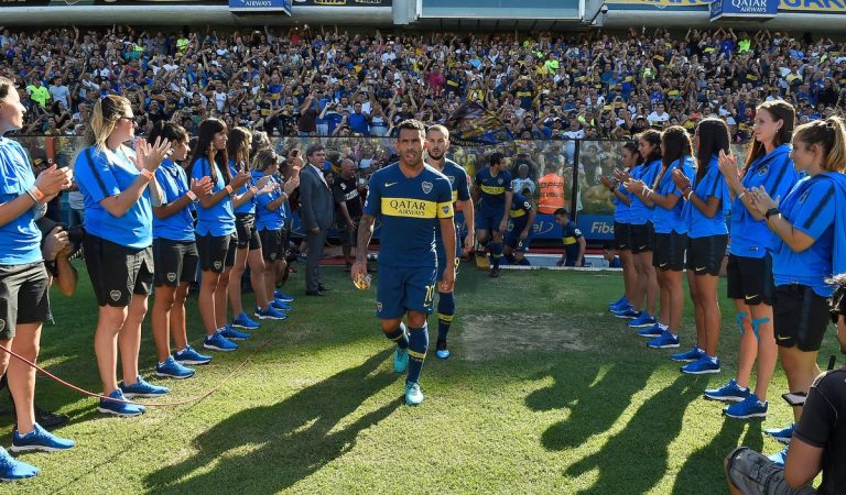 Las Guerreras ganaron su cuarto título consecutivo y su premio fue homenajear a los futbolistas de Boca