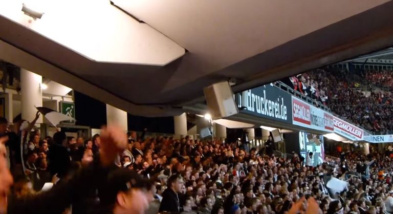 Se va a caer: El impresionante video donde miles de hinchas saltan a la vez provocando peculiar fenómeno