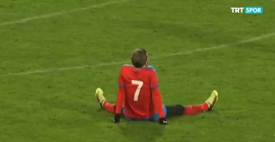 El increíble autogol de defensa danés que no podrá olvidar nunca