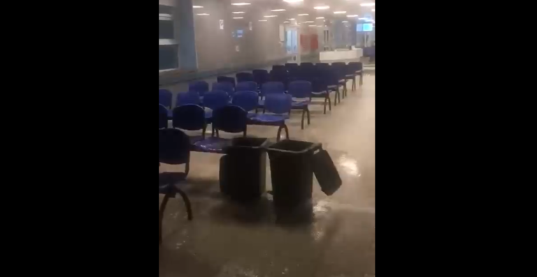 Fuertes lluvias hicieron colapsar el nuevo Hospital de Calama