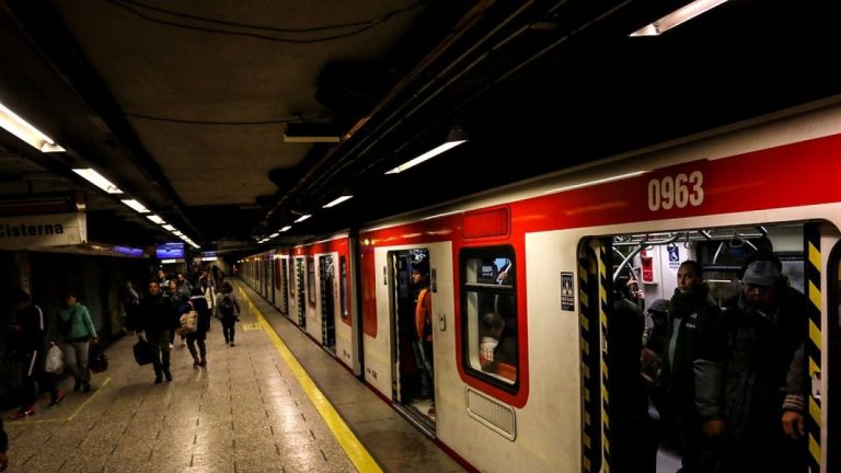 Metro interrumpe temporalmente su servicio en Línea 1