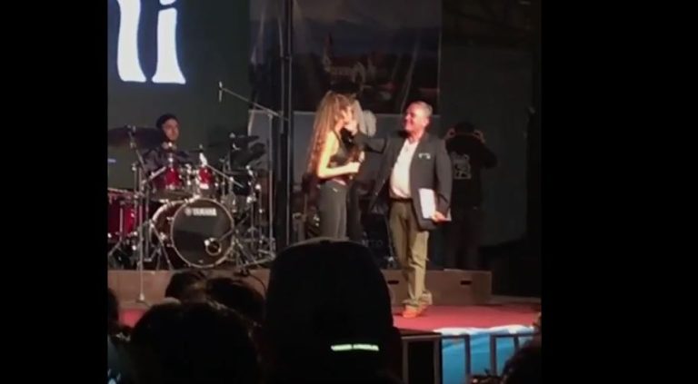 Revelan otro ángulo del video donde alcalde de Puerto Varas intenta besar a Camila Gallardo