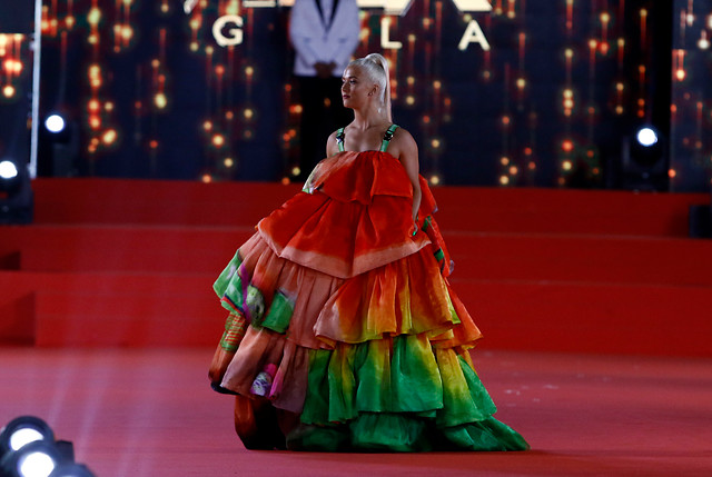 Paso de Vesta Lugg por la Gala de Viña deja ola de memes por su vestido