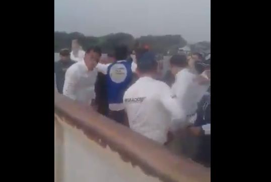 Fotógrafa chilena habría resultado lesionada luego de que militares venezolanos rompieran barrera fronteriza