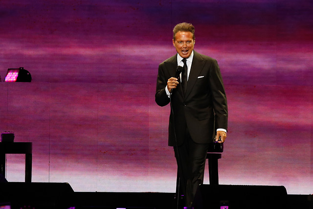 Para no creer: Luis Miguel saludó a sus fánaticas en las afueras del Movistar Arena