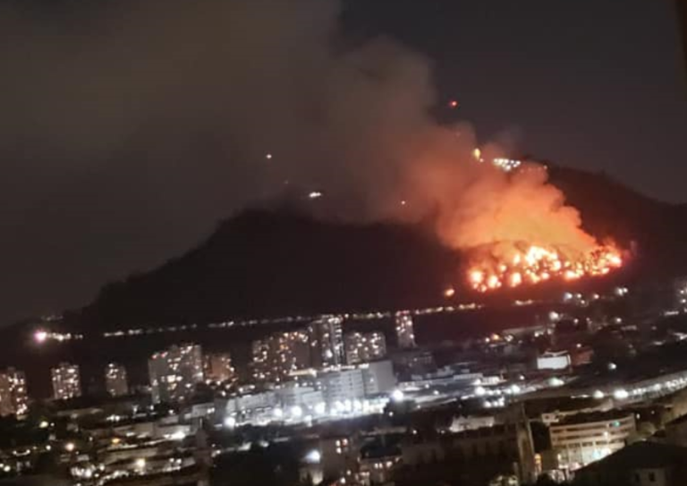 Incendio forestal afecta a Cerro San Cristóbal y amenaza al Zoológico Metropolitano