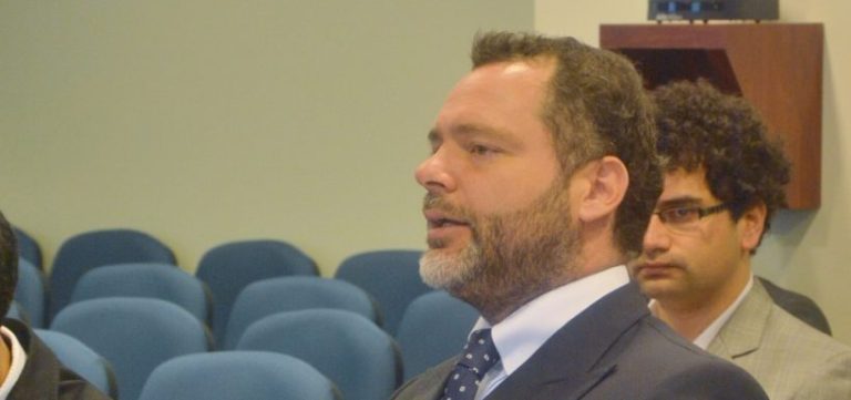 Abogado Cristián Rosselot fue detenido por orden de detención por amenazas