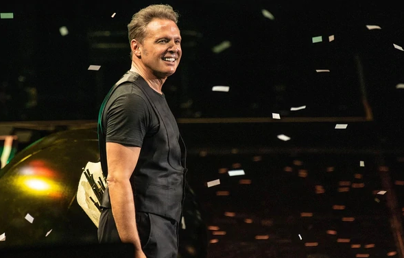 Luis Miguel recibió emotivo regalo en su show en Chile