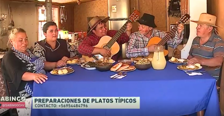 Pedro Pelluco y Pomperio Olegario fueron en busca del mejor charquicán de cochayuyo