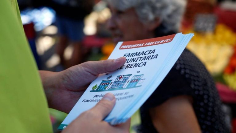 Test de embarazo a $700 y 3 condones por $500: Renca abre farmacia popular pensando en los jóvenes