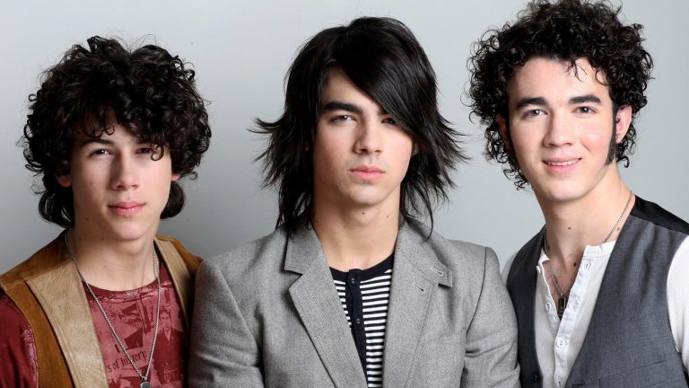 Prometen reinvención completa: A seis años de su separación, los Jonas Brothers preparan su regreso