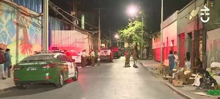 Agreden a carabineros que inspeccionaban local clandestino: Les quitaron sus armas y credenciales