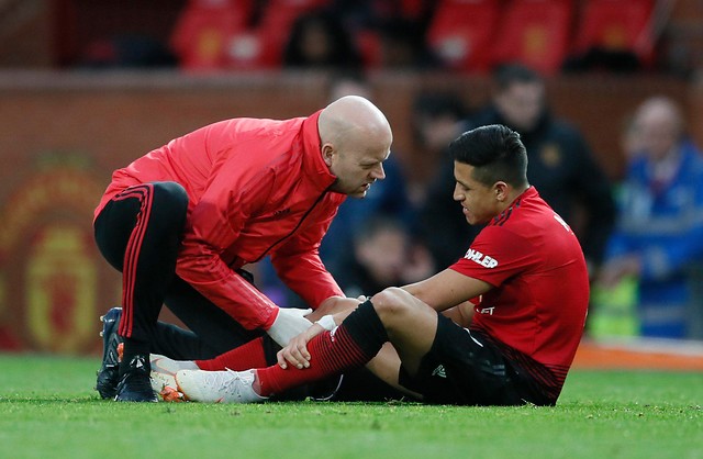 Alexis Sánchez fue criticado por medios ingleses que lo sitúan como 