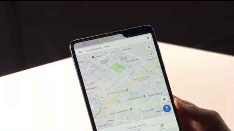 Nuevo smartphone de Samsung es plegable, puede compartir energía e incluye lentes fotográficos