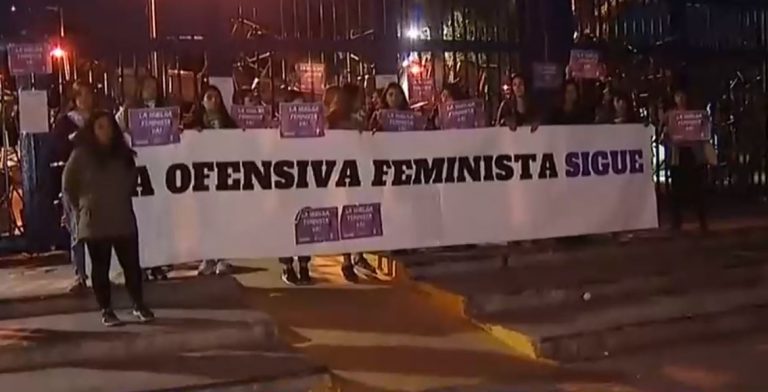 Estudiantes se toman la Usach en el Día Internacional de la Mujer: 