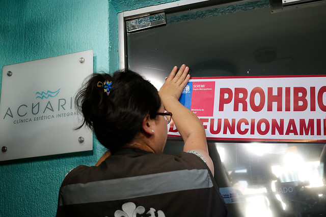 Seremi cierra clínica estética en que murió mujer: Tenía denuncias por cirugía falsa y operación fallida