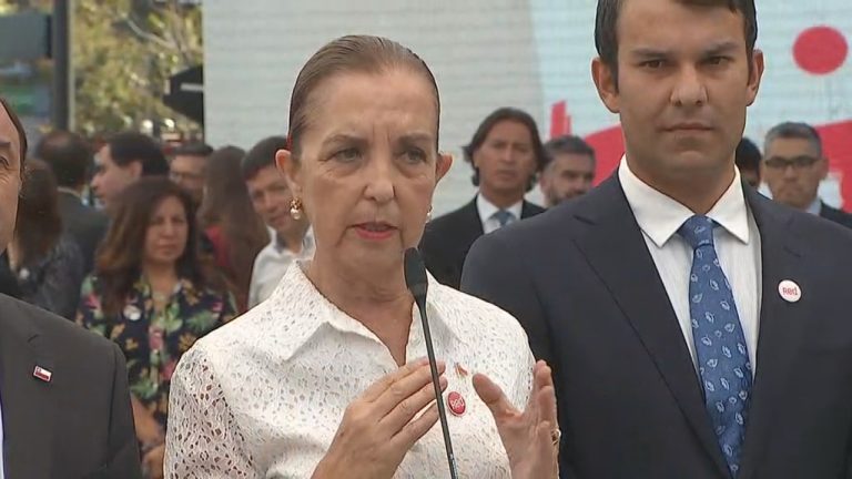 Gloria Hutt por cambio de nombre del Transantiago: 