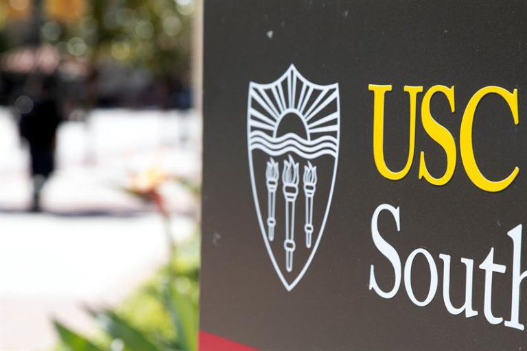 El hilo que te explica el fraude en EE.UU. que vincula a 50 personajes top con universidades de elite (hay un chileno)