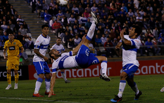 Noche de alegrías para el fútbol chileno: La UC y Palestino consiguen vitales puntos en la Libertadores