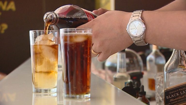 Se aprovechan de niñas que bebieron alcohol: El explosivo aumento de denuncias de violaciones en fiestas escolares