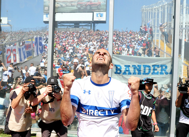 La UC derrotó a Colo Colo en el Monumental y le arrebató la punta del torneo