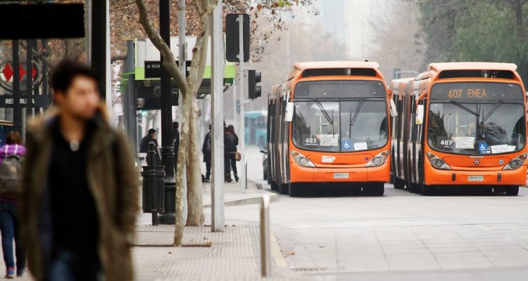 ¿Buses enchulados? Las cuestionadas máquinas del Transantiago