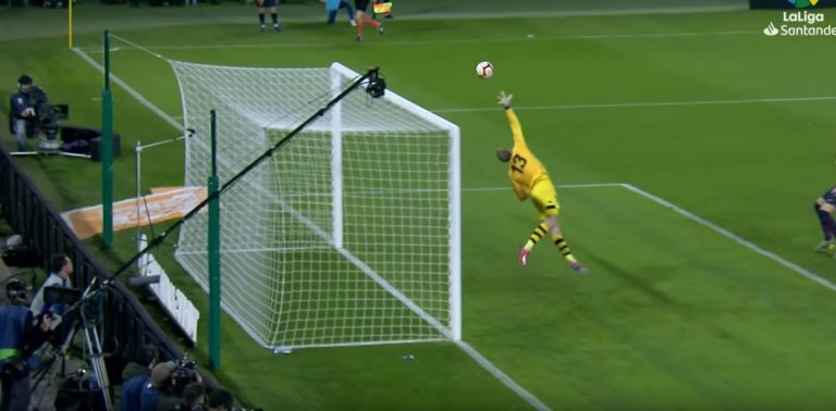 La nueva genialidad de Messi en una gloriosa noche donde convirtió un Hat-trick