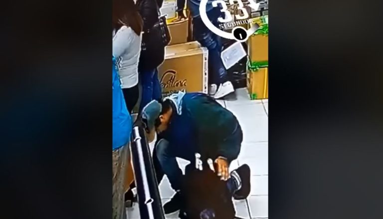 Lo están buscando: Acosador fingió abrocharse los zapatos para grabar bajo la falda a una mujer