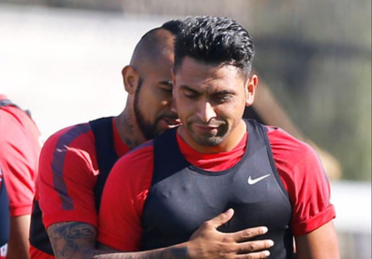 El cariñoso saludo del Rey Arturo a Gonzalo Jara por su regreso a La Roja