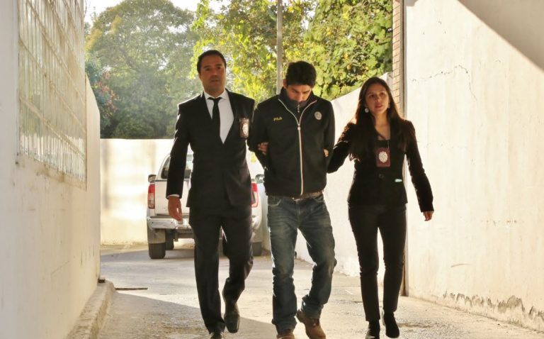 Dijo estar “enamorado”: Hombre de 51 años fue detenido por violación a su vecina de 14