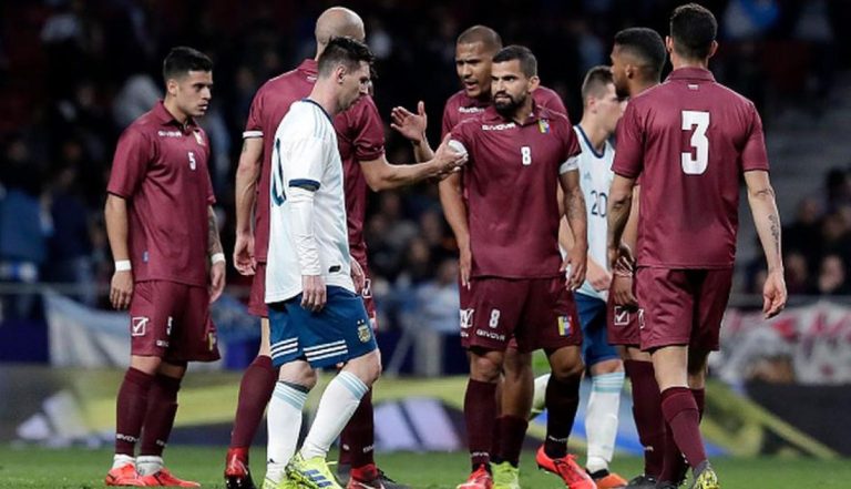 Increíble, pero no se le dio: Argentina perdió con Venezuela en el retorno de Messi