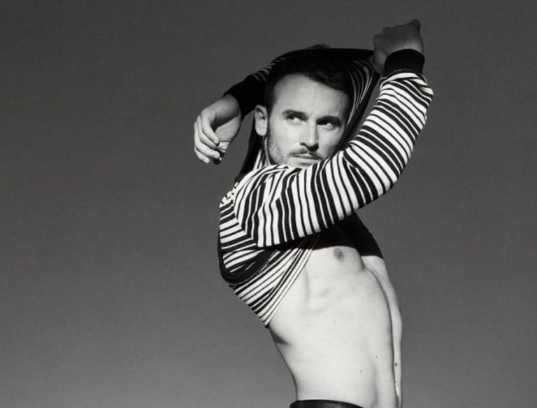 “Se metió en el personaje”: Tomás González se lució al debutar en el mundo del modelaje