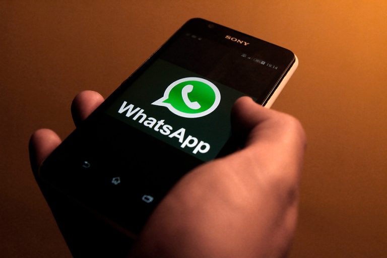 Las nuevas funciones que habilitará WhatsApp para combatir las fake news