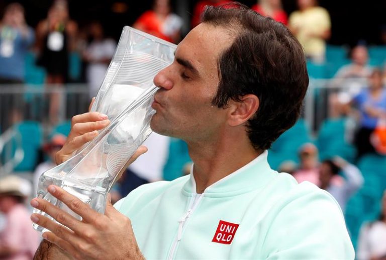 Federer sigue encumbrado y ganó la final del Abierto de Miami