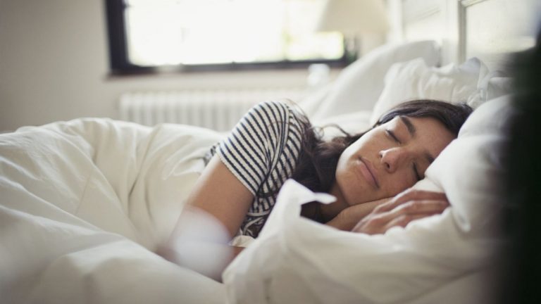 Siga estos 5 consejos para tener un verdadero sueño reparador