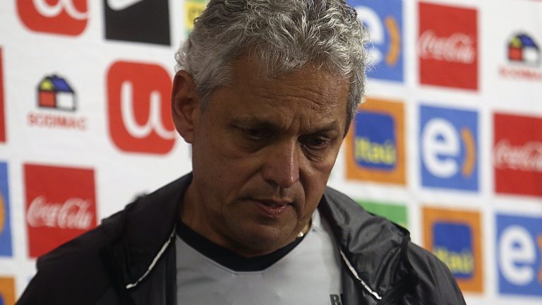 #RenunciaRueda: El hashtag que se tomó las redes sociales tras la derrota 3-1 de Chile ante México