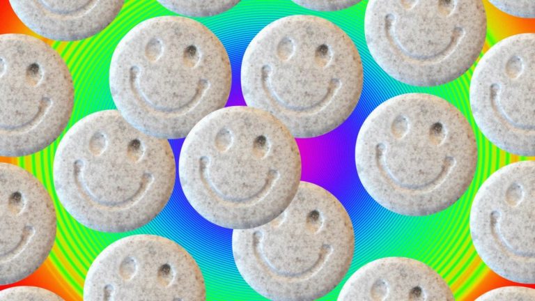 ¿Mejor compañero? Hombre habría drogado con LSD a colegas de trabajo tras verlos 