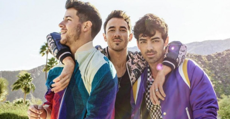 Los Jonas Brothers estrenaron nuevo video clip junto a sus parejas