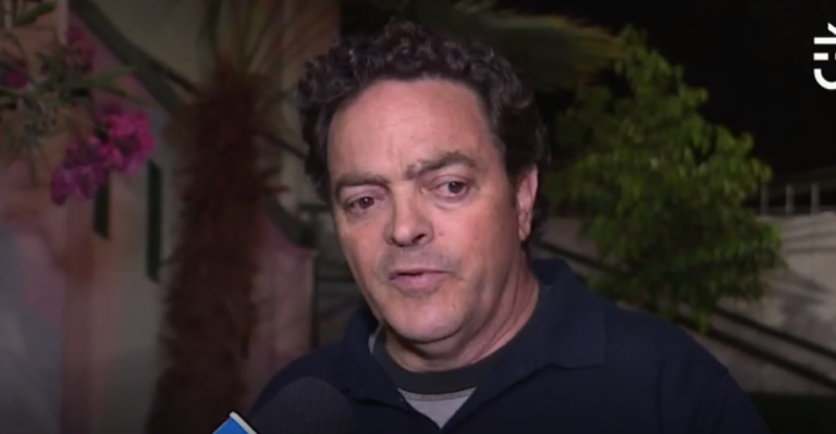 Felipe Izquierdo registró con su celular el robo a su casa