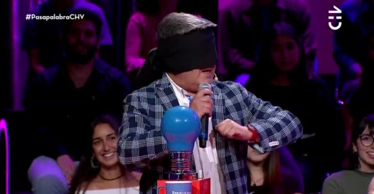 Así fue el fallido intento de Carlos Tejos por adivinar canción de Karen Bejarano