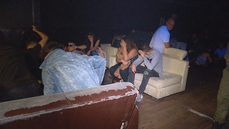 Prostitución, consumo de drogas y peleas: Así fue el allanamiento y clausura de concurrido after en San Diego