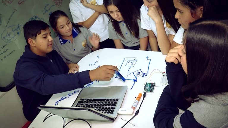 Bus ConCiencia: El proyecto móvil que busca acercar la tecnología a las escuelas rurales