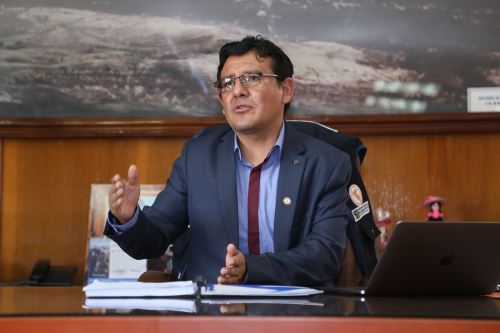 Investigan por discriminación a alcalde peruano que quiere a su ciudad “libre de venezolanos”