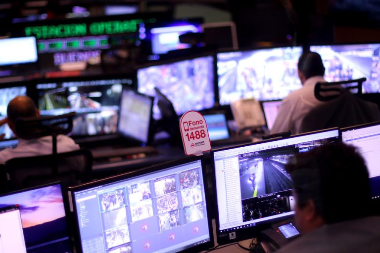 Fono 1488: Así funciona la línea telefónica del Metro de Santiago para denunciar abuso y acoso sexual