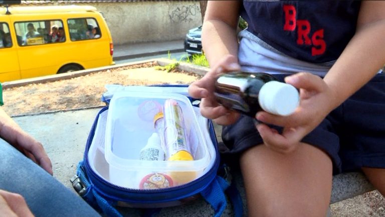 La extrema alergia de un niño que no puede comer, tocar ni estar en una habitación donde haya maní